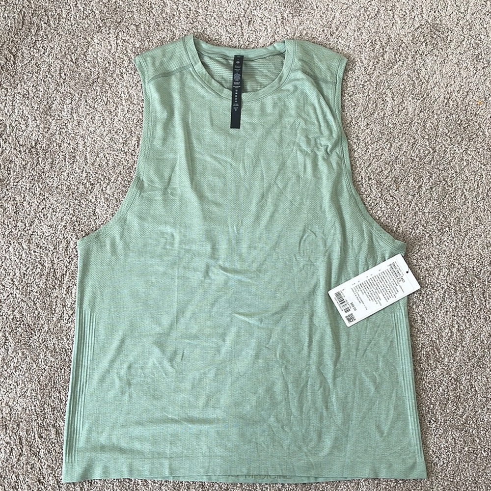 NWT Lululemon Metal Vent Tech Sleeveless 2.0 size L